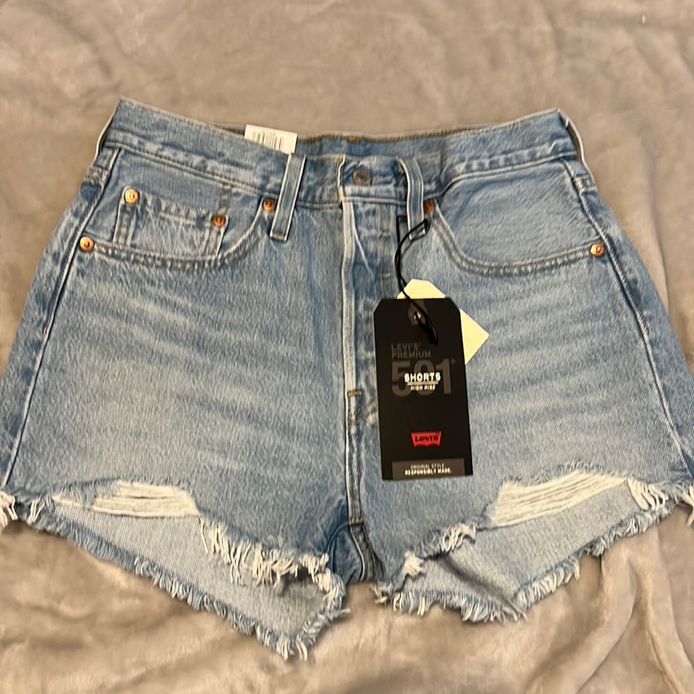Women’s new Levi shorts (501)